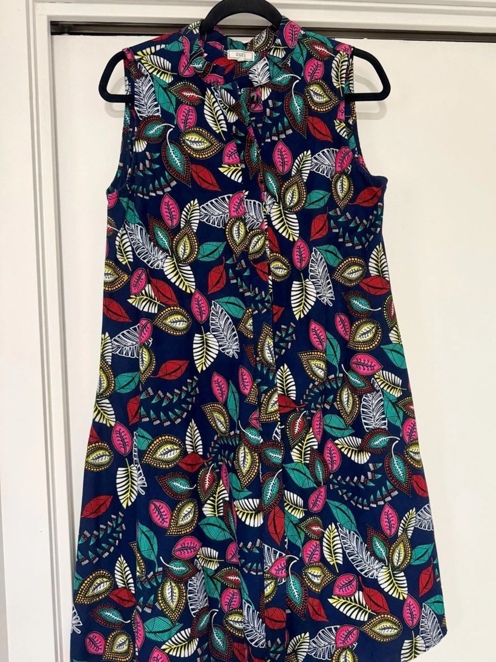 Zuri Strike-A-Posy Sleeveless Shirt Dress in Blue & Multicolor Like New